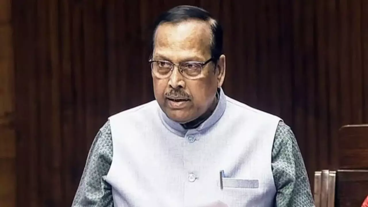 Kolkata: राज्यसभा उपचुनाव से पहले बदले समीकरण, सुखेंदु शेखर राय की मौजूदगी पर नजर Kolkata: राज्यसभा उपचुनाव से पहले बदले समीकरण, सुखेंदु शेखर राय की मौजूदगी पर नजर