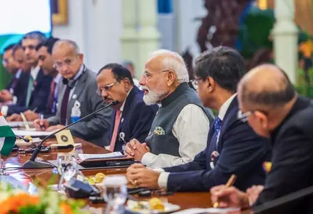 भारत-इंडोनेशिया साझेदारी का सकारात्मक प्रभाव 21वीं सदी की दुनिया और पूरी मानवता पर होगा: पीएम मोदी भारत-इंडोनेशिया साझेदारी का सकारात्मक प्रभाव 21वीं सदी की दुनिया और पूरी मानवता पर होगा: पीएम मोदी