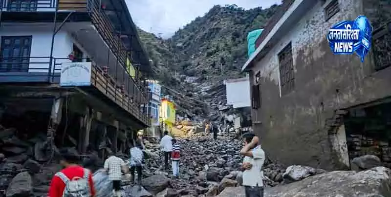 जम्मू-कश्मीर के डोडा में बाढ़ से भारी नुकसान जम्मू-कश्मीर के डोडा में बाढ़ से भारी नुकसान