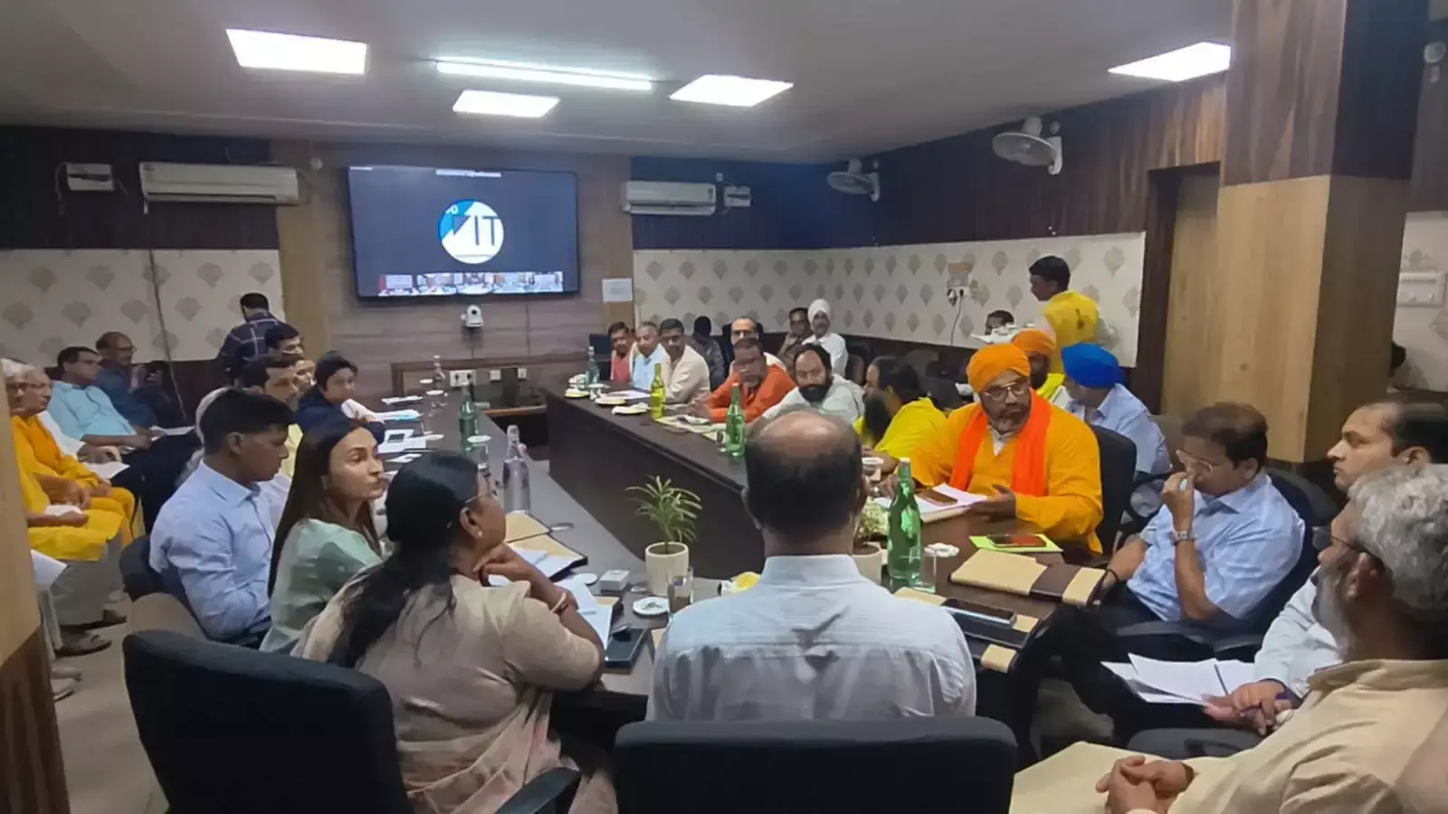 Ajmer: देश के कानून पर सैयद नसरुद्दीन चिश्ती का बड़ा बयान Ajmer: देश के कानून पर सैयद नसरुद्दीन चिश्ती का बड़ा बयान
