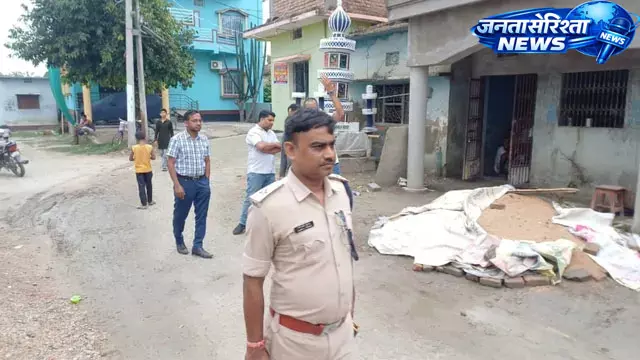 मशरक के पचरूखवा गांव में NIA की छापेमारी, निजाम मियां के घर कई घंटे चली जांच मशरक के पचरूखवा गांव में NIA की छापेमारी, निजाम मियां के घर कई घंटे चली जांच