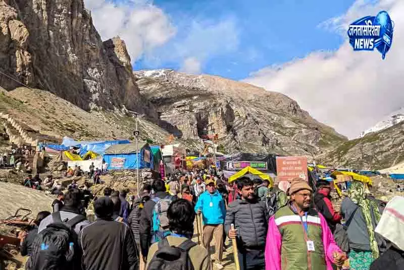 अमरनाथ मंदिर के लिए 5,794 तीर्थयात्री Jammu से रवाना अमरनाथ मंदिर के लिए 5,794 तीर्थयात्री Jammu से रवाना