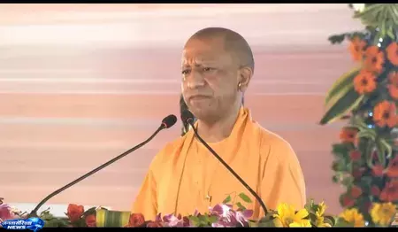 Pratapgarh में योगी का विपक्ष पर बड़ा हमला Pratapgarh में योगी का विपक्ष पर बड़ा हमला