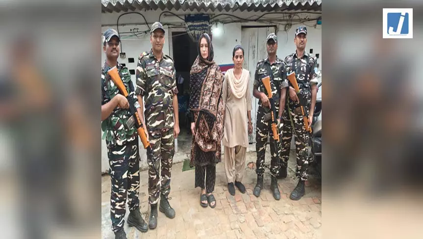 भारत में बिना वैध दस्तावेज के रह रही यूक्रेनी महिला गिरफ्तार, नेपाल भागने की कोशिश नाकाम भारत में बिना वैध दस्तावेज के रह रही यूक्रेनी महिला गिरफ्तार, नेपाल भागने की कोशिश नाकाम