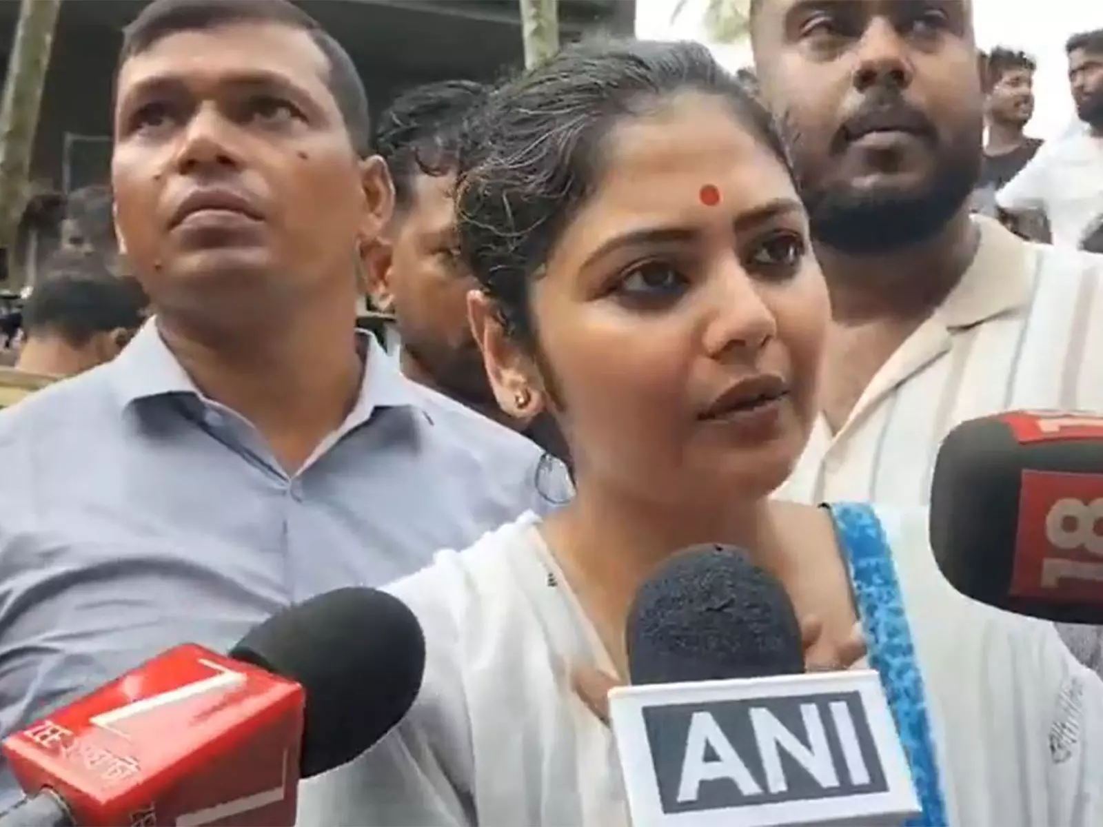 सायोनी घोष का बड़ा बयान: नई सरकार है, कोई CM नहीं चाहता रेप सायोनी घोष का बड़ा बयान: नई सरकार है, कोई CM नहीं चाहता रेप