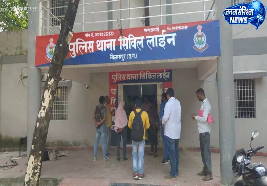 बंदी को सिगरेट देने से रोकने पर दो महिलाओं ने दी धमकी, FIR दर्ज बंदी को सिगरेट देने से रोकने पर दो महिलाओं ने दी धमकी, FIR दर्ज