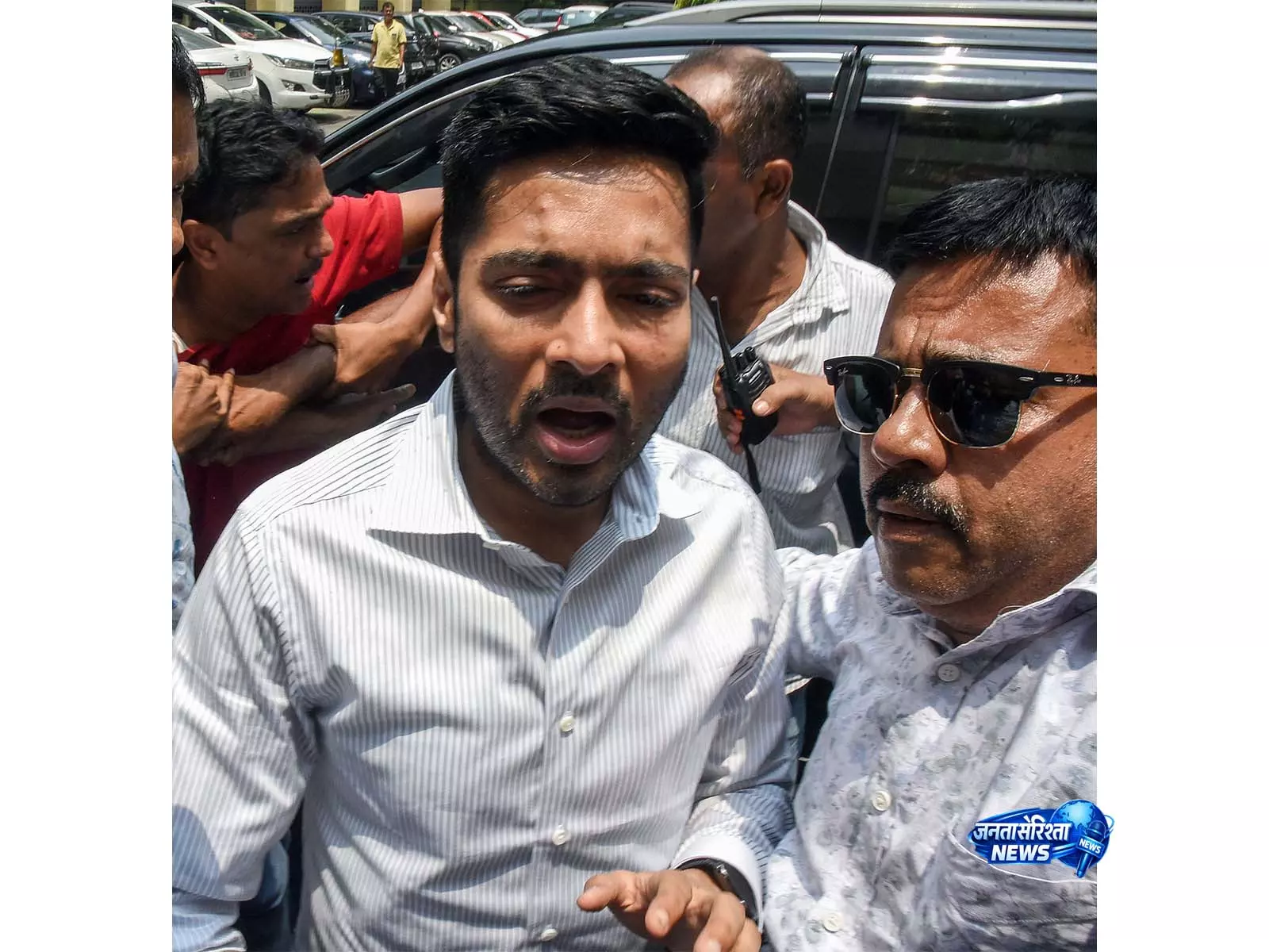 महिलाओं की सुरक्षा पर अभिषेक बनर्जी ने BJP सरकार को घेरा महिलाओं की सुरक्षा पर अभिषेक बनर्जी ने BJP सरकार को घेरा