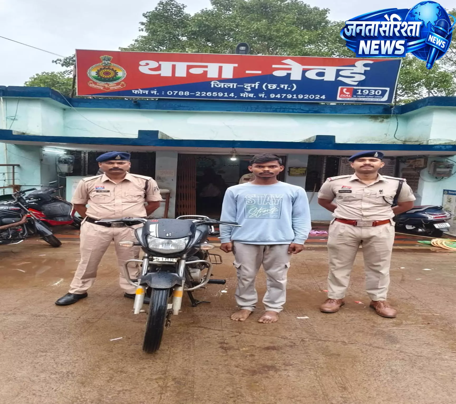 शुभकामना हाइट्स में बुजुर्ग दंपत्ति से लूट, धारदार हथियार समेत आरोपी गिरफ्तार शुभकामना हाइट्स में बुजुर्ग दंपत्ति से लूट, धारदार हथियार समेत आरोपी गिरफ्तार