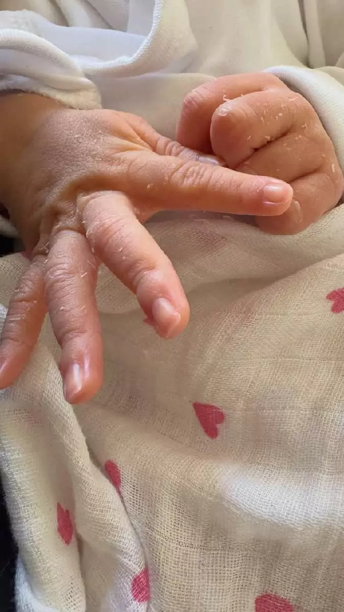 सुरभि ज्योति ने प्यारी बेटी की झलक दिखाई सुरभि ज्योति ने प्यारी बेटी की झलक दिखाई