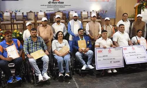 हरियाणा के मुख्यमंत्री ने 198 एथलीटों और कोचों को 20 करोड़ रुपये के नकद पुरस्कार वितरित किए हरियाणा के मुख्यमंत्री ने 198 एथलीटों और कोचों को 20 करोड़ रुपये के नकद पुरस्कार वितरित किए