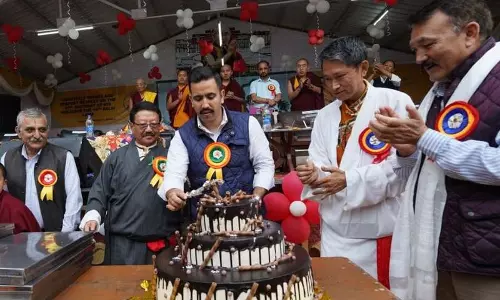 स्टूडेंट्स को बुरे असर के बारे में बताया जाना चाहिए