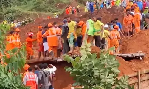 केरल: वायनाड त्रासदी पर मुख्यमंत्री ने व्यक्त की संवेदनाएं, भूस्खलन से प्रभावित मीनाक्षी ब्रिज का करेंगे दौरा केरल: वायनाड त्रासदी पर मुख्यमंत्री ने व्यक्त की संवेदनाएं, भूस्खलन से प्रभावित मीनाक्षी ब्रिज का करेंगे दौरा