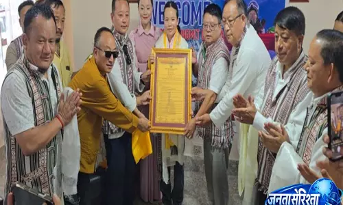 Sikkim : गनरसोंगमिट लेप्चा के स्वागत में उमड़ा जनसैलाब, शानदार सम्मान समारोह Sikkim : गनरसोंगमिट लेप्चा के स्वागत में उमड़ा जनसैलाब, शानदार सम्मान समारोह