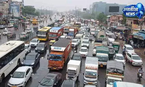 बारिश ने Gurugram की रफ्तार रोकी बारिश ने Gurugram की रफ्तार रोकी