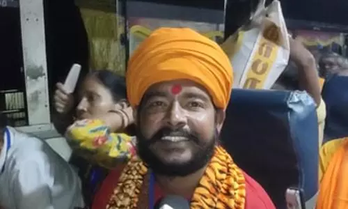 जम्मू बेस कैंप से रवाना हुआ अमरनाथ यात्रियों का सातवां जत्था, सुरक्षा-व्यवस्था के कड़े इंतजाम जम्मू बेस कैंप से रवाना हुआ अमरनाथ यात्रियों का सातवां जत्था, सुरक्षा-व्यवस्था के कड़े इंतजाम