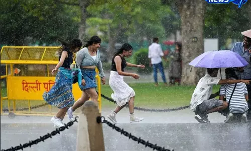 Delhi-एनसीआर में मानसून ने दिखाई रफ्तार, झमाझम बारिश से मौसम हुआ सुहाना