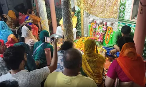 मां कल्याणी देवी मंदिर में शीतला अष्टमी की विशेष पूजा, हजारों श्रद्धालुओं ने किए दर्शन मां कल्याणी देवी मंदिर में शीतला अष्टमी की विशेष पूजा, हजारों श्रद्धालुओं ने किए दर्शन