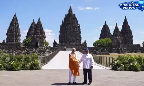 PM Modi ने इंडोनेशिया के ऐतिहासिक प्रम्बानन मंदिर में की पूजा-अर्चना