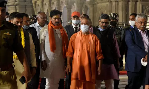 CM योगी ने श्रीकाशी विश्वनाथ धाम की तैयारियों की समीक्षा की CM योगी ने श्रीकाशी विश्वनाथ धाम की तैयारियों की समीक्षा की