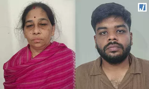 प्रेमी से मिलना पड़ा भारी: बहन को अधमरा कर कराया अस्पताल में भर्ती, ऑनर किलिंग के आरोप में मां-बेटा गिरफ्तार प्रेमी से मिलना पड़ा भारी: बहन को अधमरा कर कराया अस्पताल में भर्ती, ऑनर किलिंग के आरोप में मां-बेटा गिरफ्तार