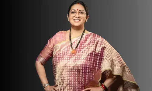 स्मृति ईरानी का आत्म-मूल्य पर संदेश: ‘खुद बनें, किसी और की नकल नहीं’