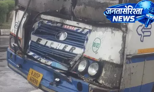Agra-जयपुर हाईवे पर भीषण हादसा, रोडवेज बस ने ट्रक में मारी टक्कर ; 9 घायल