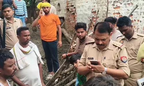 Auraiya  में कुत्तों का कहर, लाखों का नुकसान