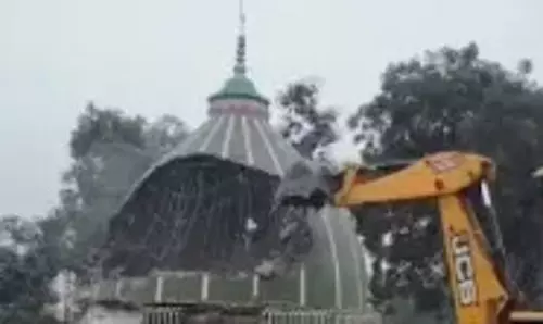 Deoband में अवैध धार्मिक स्थलों पर प्रशासन का शिकंजा Deoband में अवैध धार्मिक स्थलों पर प्रशासन का शिकंजा