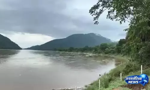 महानदी का जलस्तर बढ़ने पर Hirakud से पहला बाढ़ का पानी छोड़ा जाएगा महानदी का जलस्तर बढ़ने पर Hirakud से पहला बाढ़ का पानी छोड़ा जाएगा