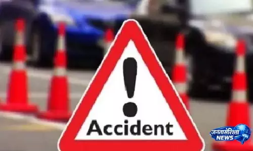 Bargarh में तेज़ रफ़्तार बस की चपेट में आने से छात्र की मौत Bargarh में तेज़ रफ़्तार बस की चपेट में आने से छात्र की मौत
