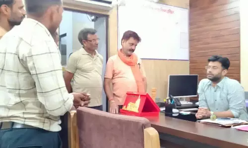 Haridwar: अपनी मांगों को लेकर स्ट्रीट वेंडर्स ने किया जोरदार प्रदर्शन Haridwar: अपनी मांगों को लेकर स्ट्रीट वेंडर्स ने किया जोरदार प्रदर्शन