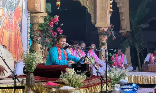 Haveli संगीत के दिग्गज रांचोड़लालजी गोस्वामी को सम्मान Haveli संगीत के दिग्गज रांचोड़लालजी गोस्वामी को सम्मान