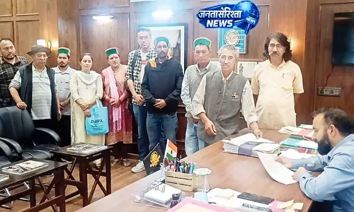 देवी-देवताओं के आदेश दरकिनार, किन्नर कैलाश बेखौफ जा रहे लोग देवी-देवताओं के आदेश दरकिनार, किन्नर कैलाश बेखौफ जा रहे लोग