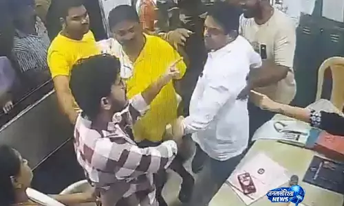 KDMC अस्पताल मारपीट विवाद पर शिवसेना पार्षद ने जताया खेद KDMC अस्पताल मारपीट विवाद पर शिवसेना पार्षद ने जताया खेद