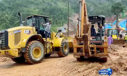 वायनाड में रेस्क्यू जारी, CM सतीशन करेंगे दौरा वायनाड में रेस्क्यू जारी, CM सतीशन करेंगे दौरा
