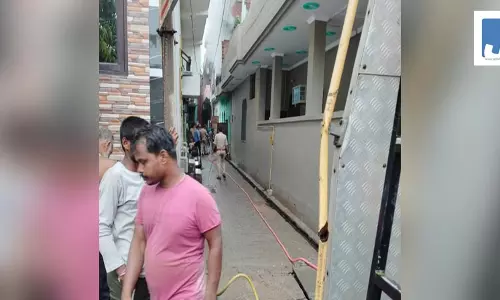 गैस सिलेंडर से लगी आग, 80 वर्षीय महिला झुलसीं, फायर ब्रिगेड ने समय रहते पाया काबू