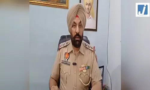 अमेरिका तक पहुंची बात...FBI का वीडियो वायरल होने के बाद SHO लाइन हाजिर, एसपी करेंगे जांच अमेरिका तक पहुंची बात...FBI का वीडियो वायरल होने के बाद SHO लाइन हाजिर, एसपी करेंगे जांच