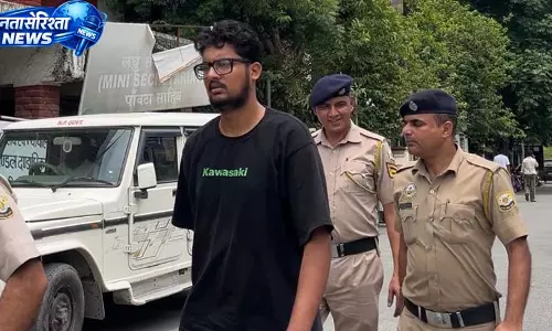 घर-कार में आगजनी का मास्टरमाइंड निकला पड़ोसी, यमुनानगर के शूटर्स को दिए थे 5000 घर-कार में आगजनी का मास्टरमाइंड निकला पड़ोसी, यमुनानगर के शूटर्स को दिए थे 5000