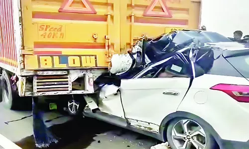 ट्रक की ब्रेक ने छीन ली जान, ऊना में हर आंख नम ट्रक की ब्रेक ने छीन ली जान, ऊना में हर आंख नम