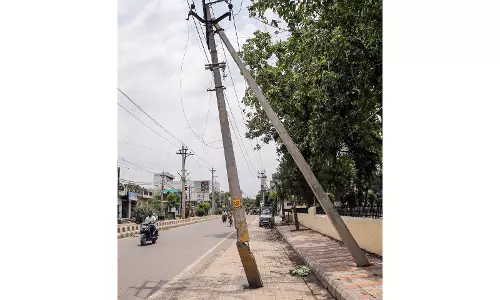 Maharashtra के सतारा में करंट से एक ही परिवार के 4 लोगों की मौत Maharashtra के सतारा में करंट से एक ही परिवार के 4 लोगों की मौत