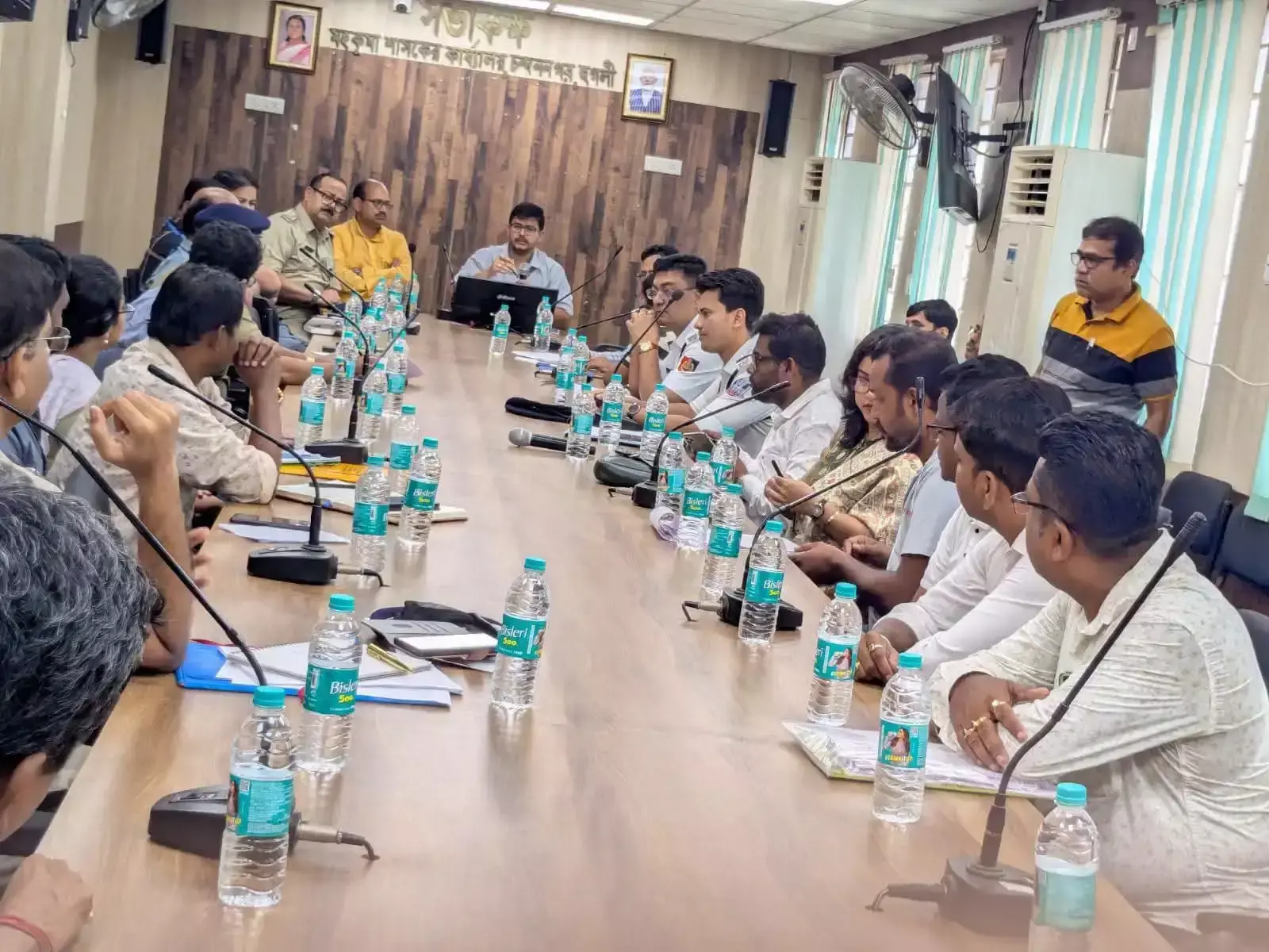 Hooghly: रथयात्रा आयोजन को लेकर प्रशासन और जनप्रतिनिधियों की बैठक Hooghly: रथयात्रा आयोजन को लेकर प्रशासन और जनप्रतिनिधियों की बैठक