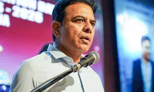 KTR का CM रेवंत रेड्डी पर हमला, बोले- तेलंगाना को दिवालिया न दिखाएं