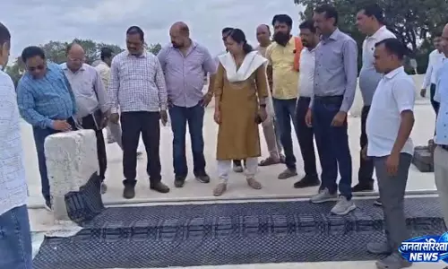 कलेक्टर ने कहा, स्कूल, हॉस्टल निर्माण में गुणवत्ता में कोई कमी नहीं होनी चाहिए
