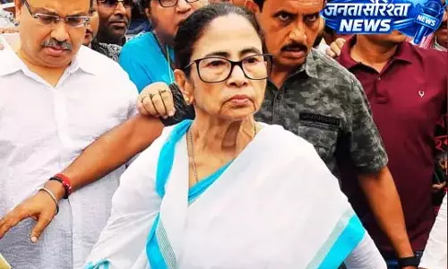 कार्यकर्ता पर भड़कीं सीएम ममता, थप्पड़ मारने का दावा