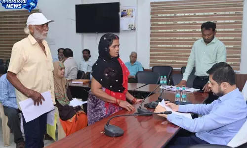 पानी निकासी बंद होने से खेतों में जलभराव, किसानों ने कलेक्टर से लगाई गुहार