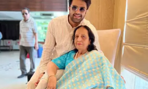 Maniesh Pauls की मां का निधन, यादों में रह गईं मां-बेटे की खूबसूरत तस्वीरें Maniesh Pauls की मां का निधन, यादों में रह गईं मां-बेटे की खूबसूरत तस्वीरें