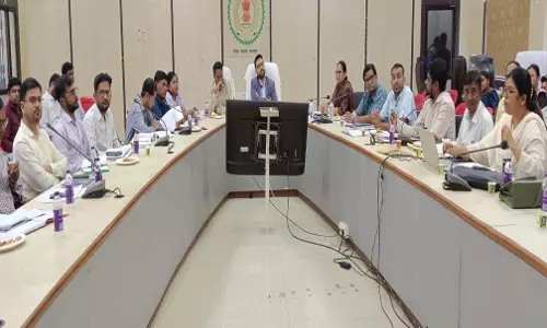 जिले में दुग्ध उत्पादन बढ़ाने कलेक्टर ने ली पशुधन विकास विभाग की समीक्षा बैठक
