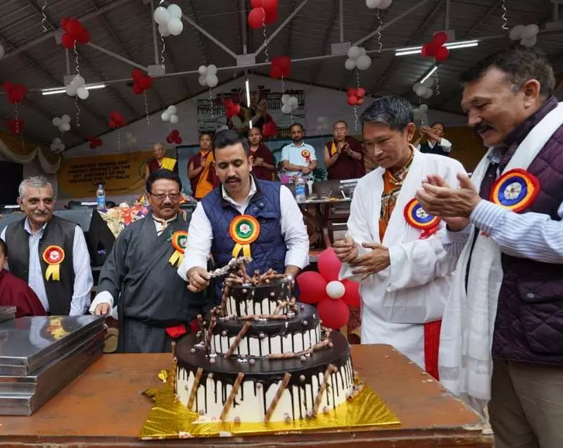 स्टूडेंट्स को बुरे असर के बारे में बताया जाना चाहिए स्टूडेंट्स को बुरे असर के बारे में बताया जाना चाहिए