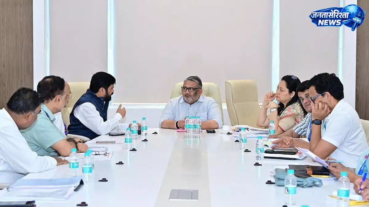 Mumbai : नए श्रम कानूनों पर महाराष्ट्र सरकार की बड़ी तैयारी Mumbai : नए श्रम कानूनों पर महाराष्ट्र सरकार की बड़ी तैयारी