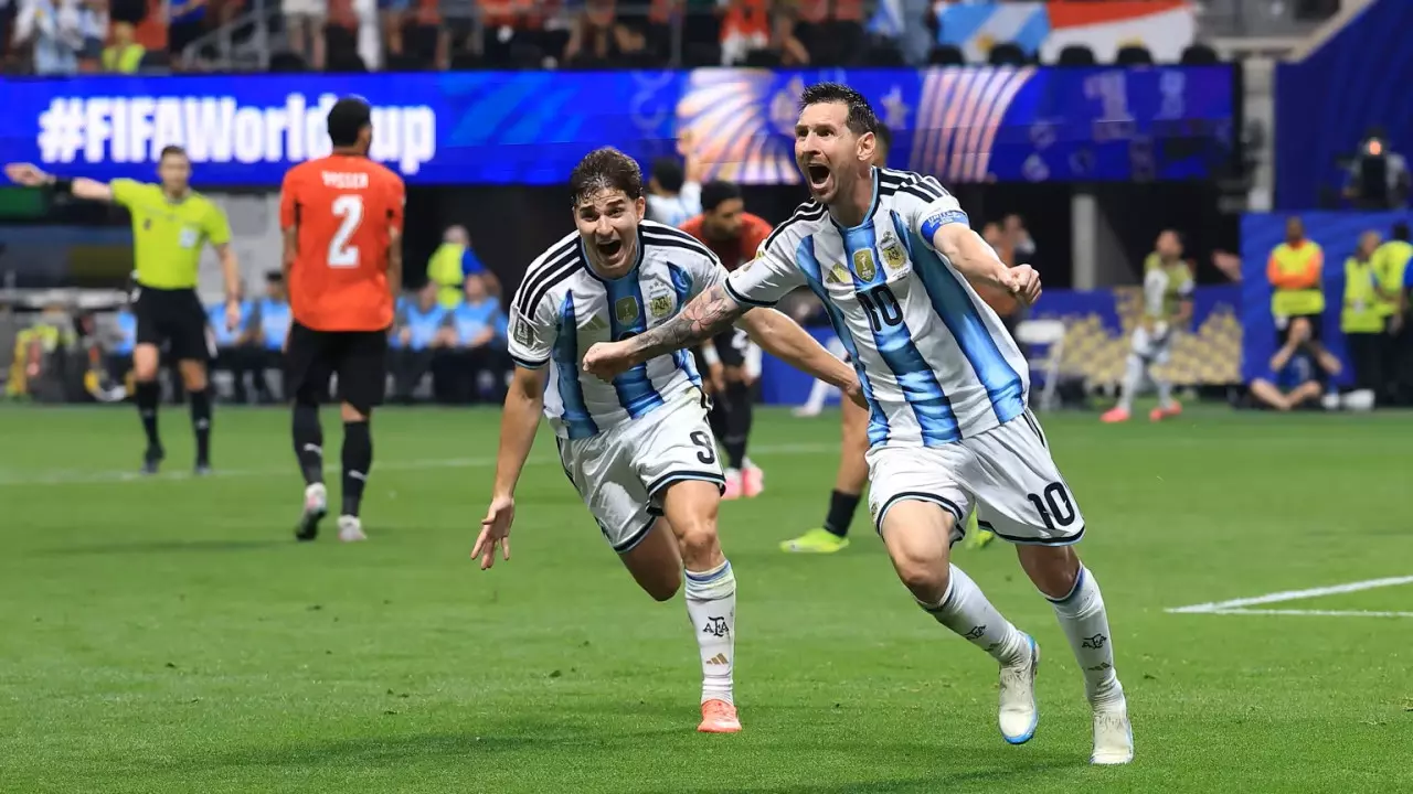 FIFA WC: शानदार वापसी करते हुए अर्जेंटीना ने मिस्र को 3-2 से हराया FIFA WC: शानदार वापसी करते हुए अर्जेंटीना ने मिस्र को 3-2 से हराया